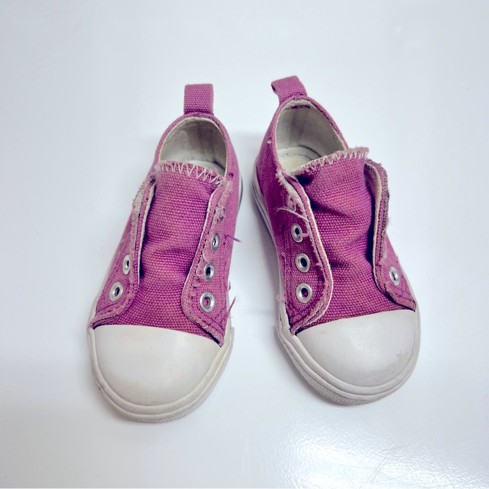 5/$25 Koala Kids Lilac Chuck Taylor Sneakers